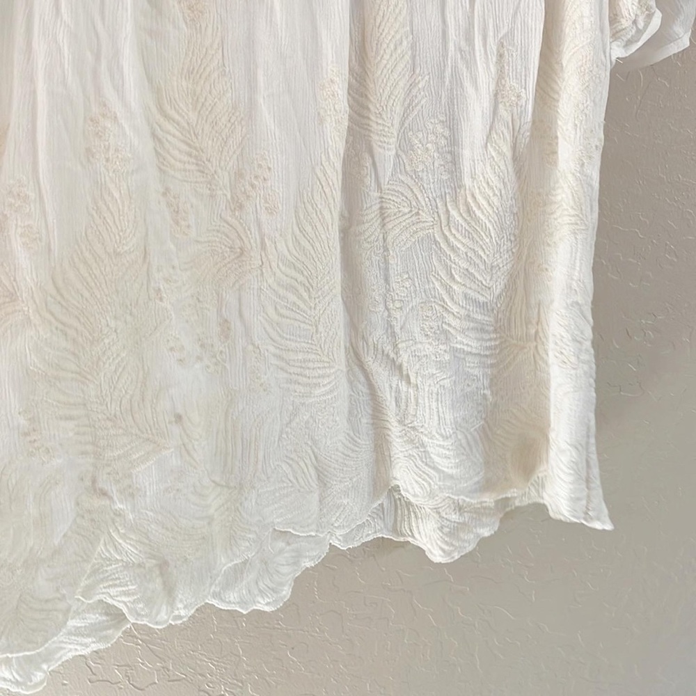 🌿Final Sale Pale Sky Embroidered Ivory Top - Picture 3 of 8